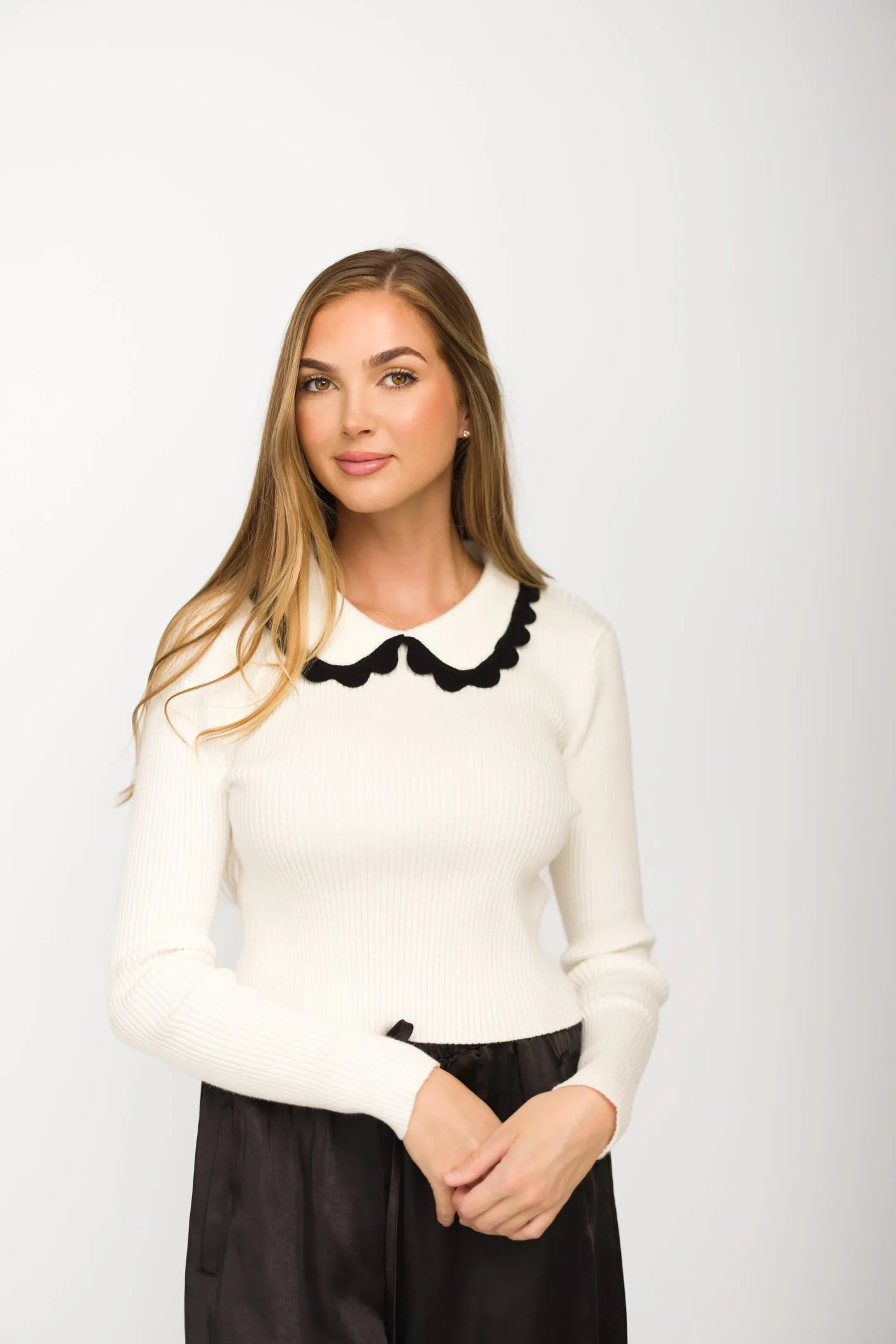 Frankie Scalloped Collar Sweater in Off-White