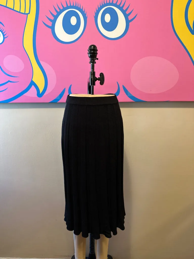 St. John Basics Size 8 Black Knit Mini Pleated Skirt