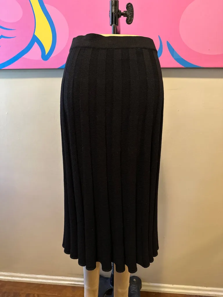 St. John Basics Size 8 Black Knit Mini Pleated Skirt