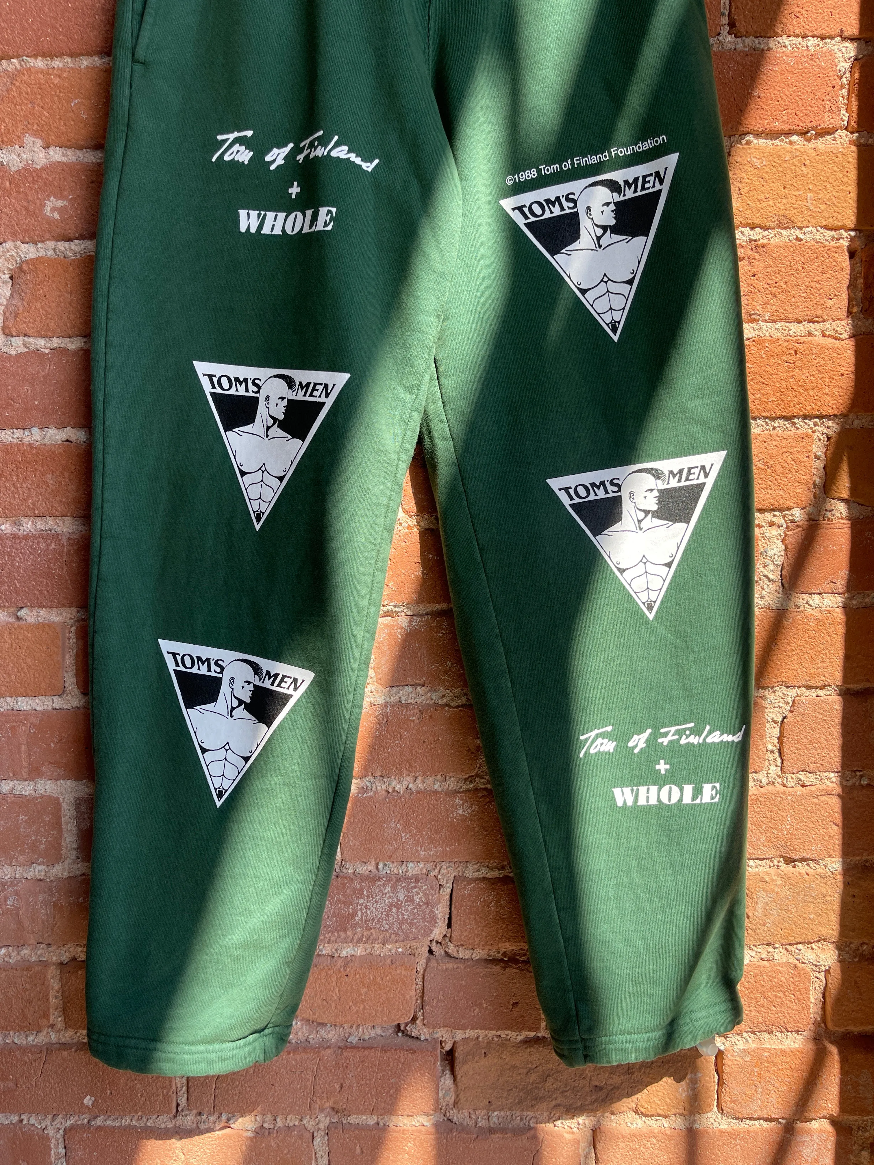 TOM OF FINLAND x WHOLE PUNK LOGO SWEATPANTS GREEN