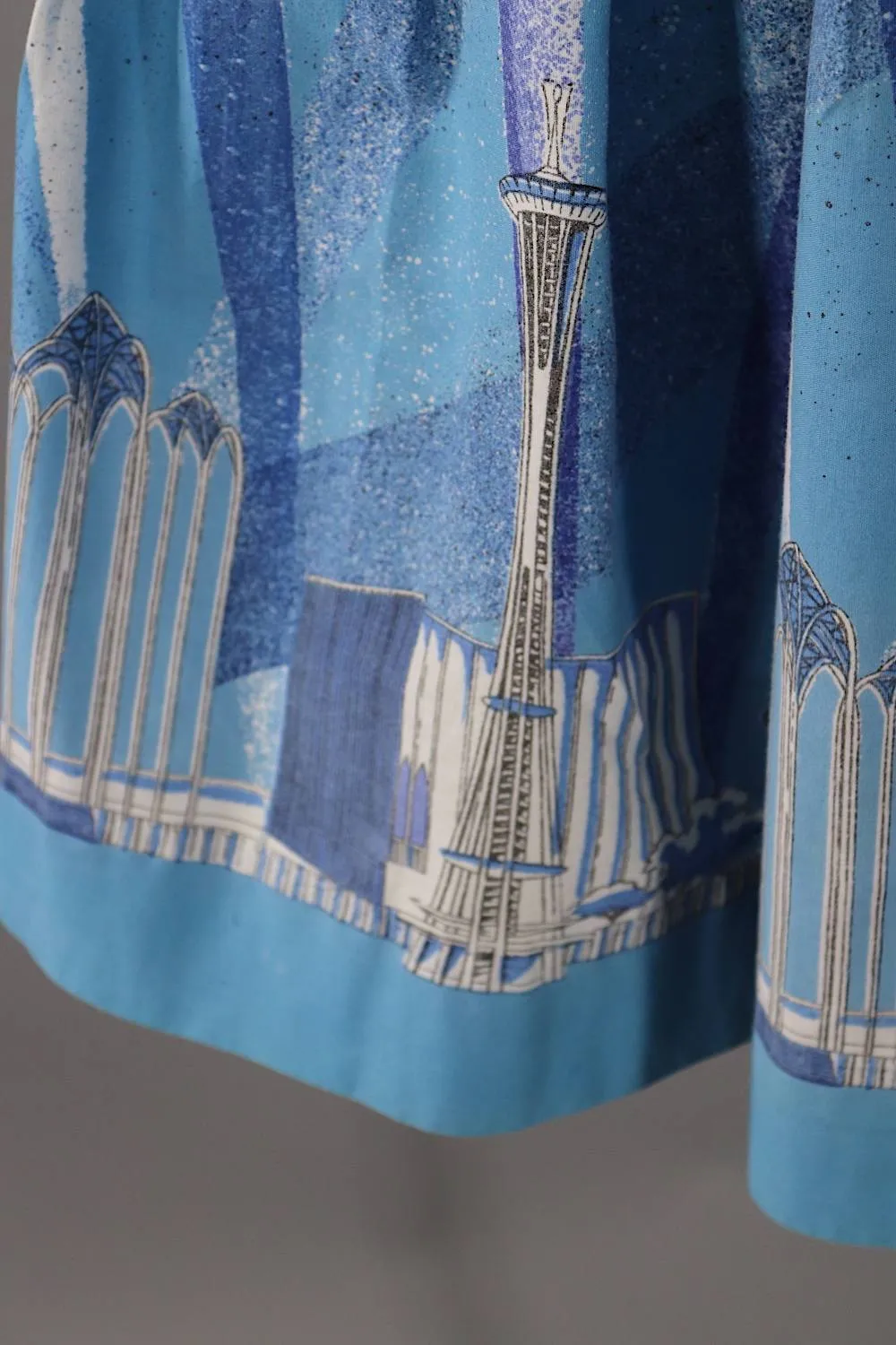 Vintage 1960s Novelty Print Skirt / 1962 SEATTLE SPACE NEEDLE / Century 21 Expo World's Fair